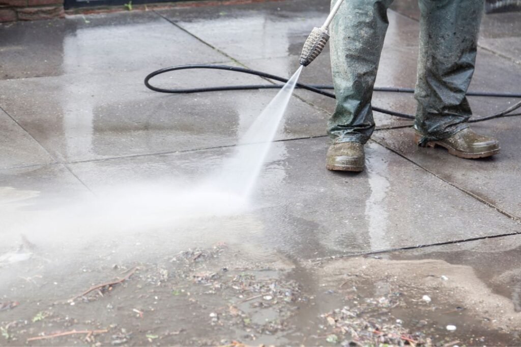 How Long Pressure Washing Takes
The amount of time required to complete a pressure washing job plays a direct role in overall pricing. Labor time affects equipment use, water consumption, and chemical application. The longer a job takes, the more resources are required to complete it properly.For most residential properties, driveway cleaning is one of the quickest services. A standard driveway typically takes between 30 and 60 minutes, depending on its size and the level of dirt or organic growth present. Light surface buildup can be removed quickly, while heavy algae or oil stains may require additional treatment time.House washing takes longer due to the number of surfaces involved and the need for careful technique. On average, a full house wash takes between 2 and 4 hours. This includes applying cleaning solutions, allowing proper dwell time, and rinsing thoroughly to ensure a consistent finish without damaging siding or trim.how much is pressure washing